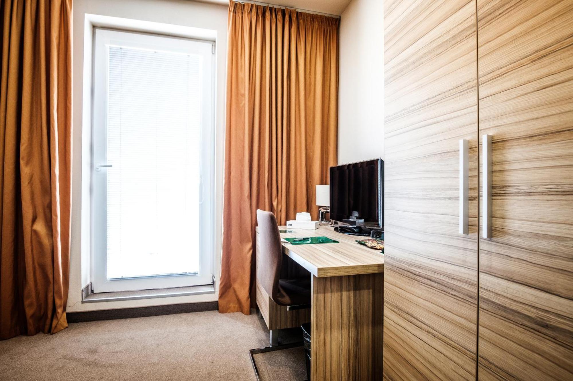 Hotel Deluxe With Free Wellness And Fitness Centrum นิตรา ห้อง รูปภาพ