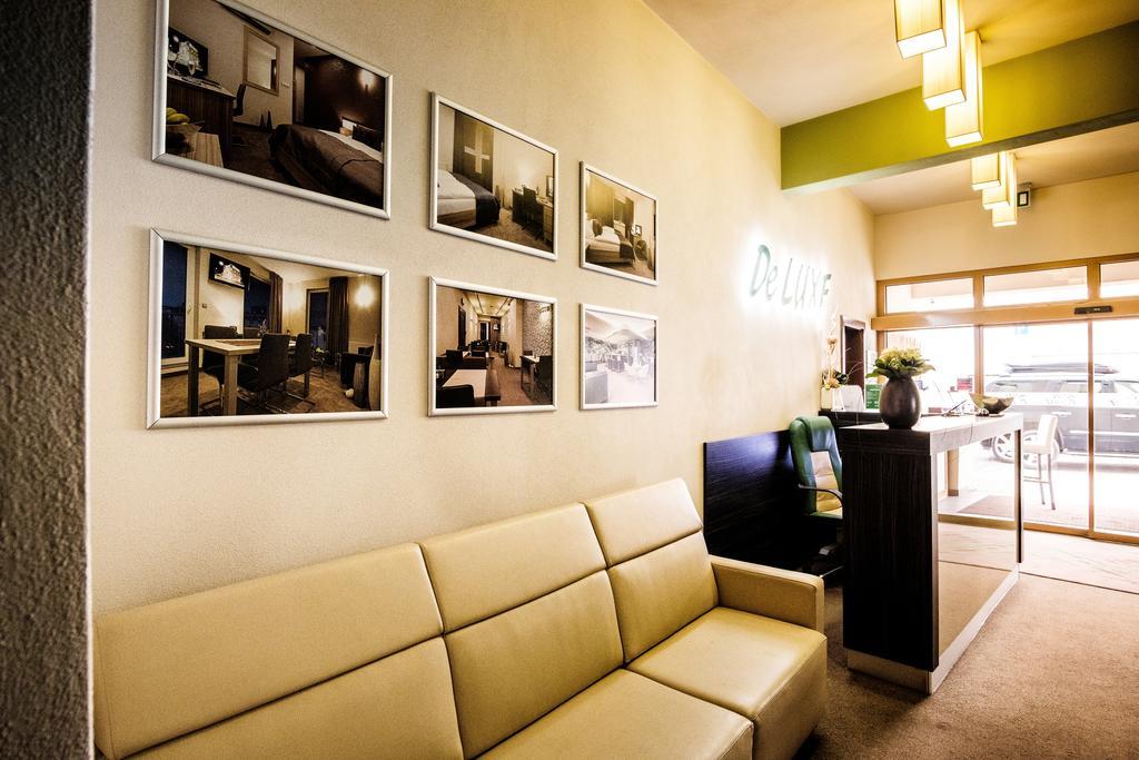 Hotel Deluxe With Free Wellness And Fitness Centrum นิตรา ภายนอก รูปภาพ