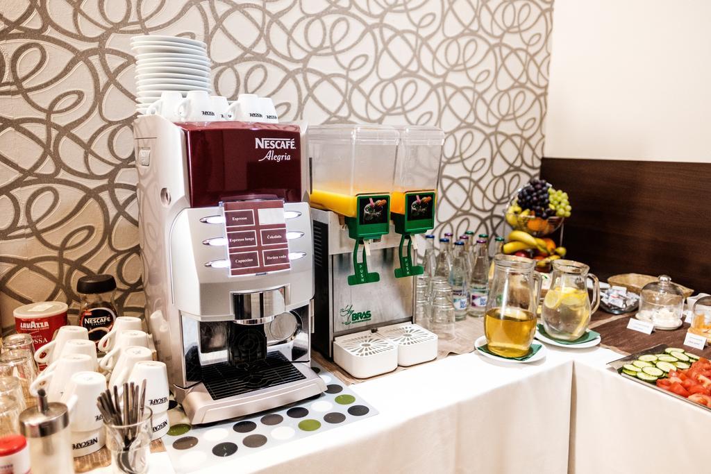 Hotel Deluxe With Free Wellness And Fitness Centrum นิตรา ภายนอก รูปภาพ