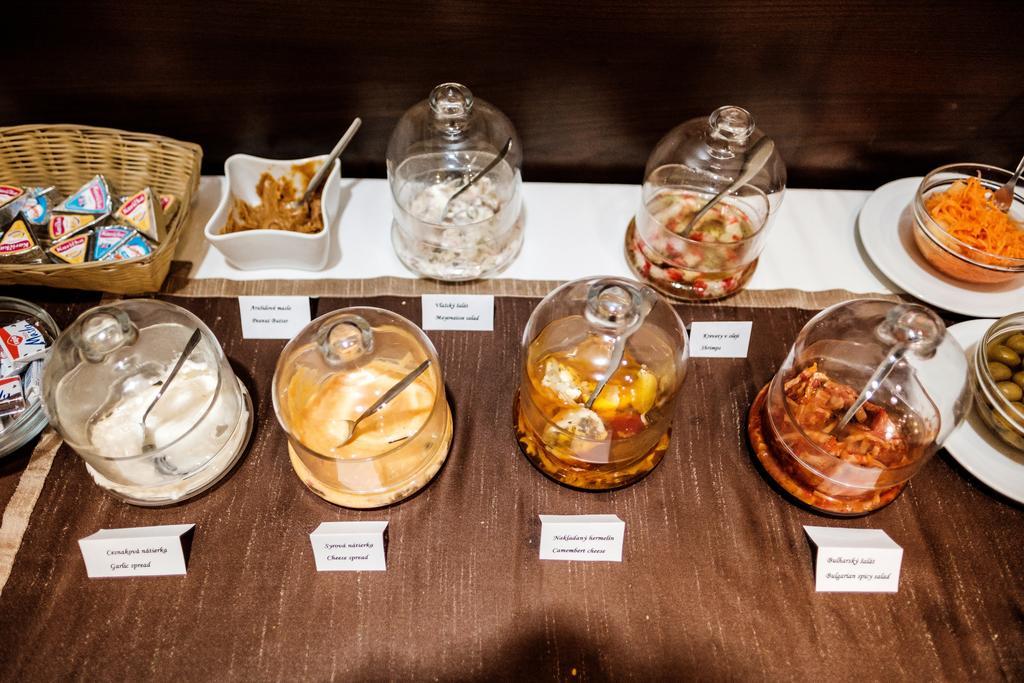 Hotel Deluxe With Free Wellness And Fitness Centrum นิตรา ภายนอก รูปภาพ