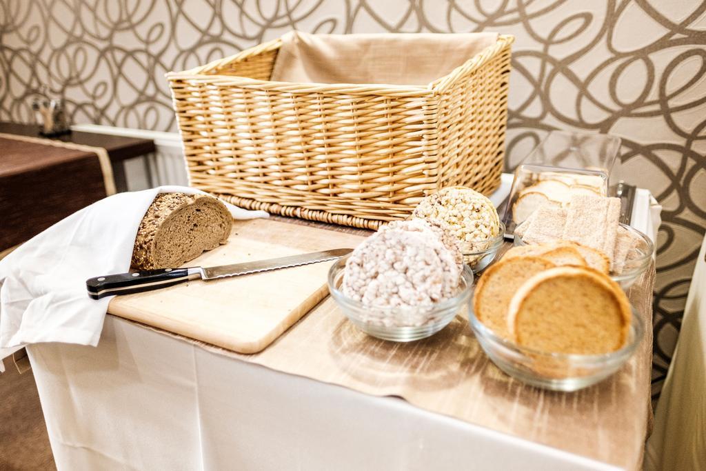 Hotel Deluxe With Free Wellness And Fitness Centrum นิตรา ภายนอก รูปภาพ