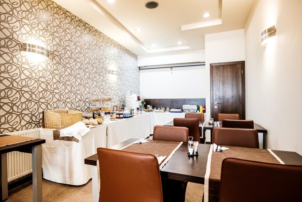 Hotel Deluxe With Free Wellness And Fitness Centrum นิตรา ภายนอก รูปภาพ