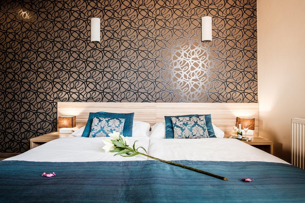Hotel Deluxe With Free Wellness And Fitness Centrum นิตรา ภายนอก รูปภาพ